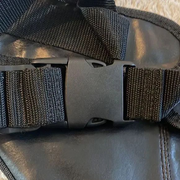 Vintage leather Wilson waist bag - Picture 10 of 12